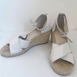 Caslon Shiloh White Leather Wedge Espadrille Sandals